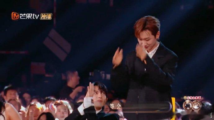 汪苏泷声生不息宝藏歌手推介官汪苏泷凭借敏锐听觉担任宝藏歌手推介官，林宥嘉怀揣诚挚