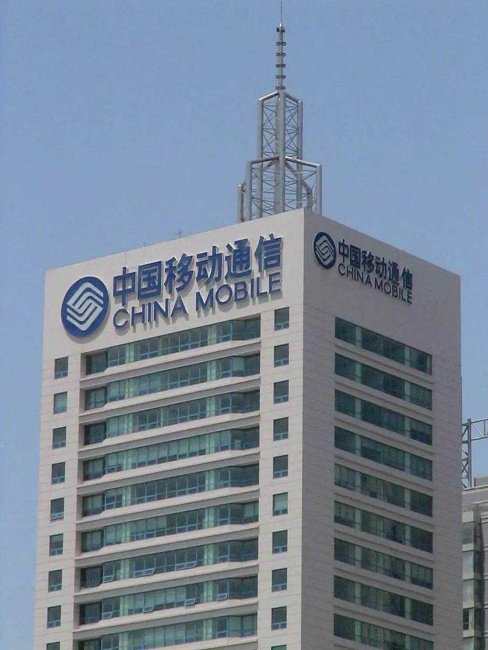 当代作家、画家木心先生在其现代诗 《从前慢》中的经典名句:

记得早先少年时
大
