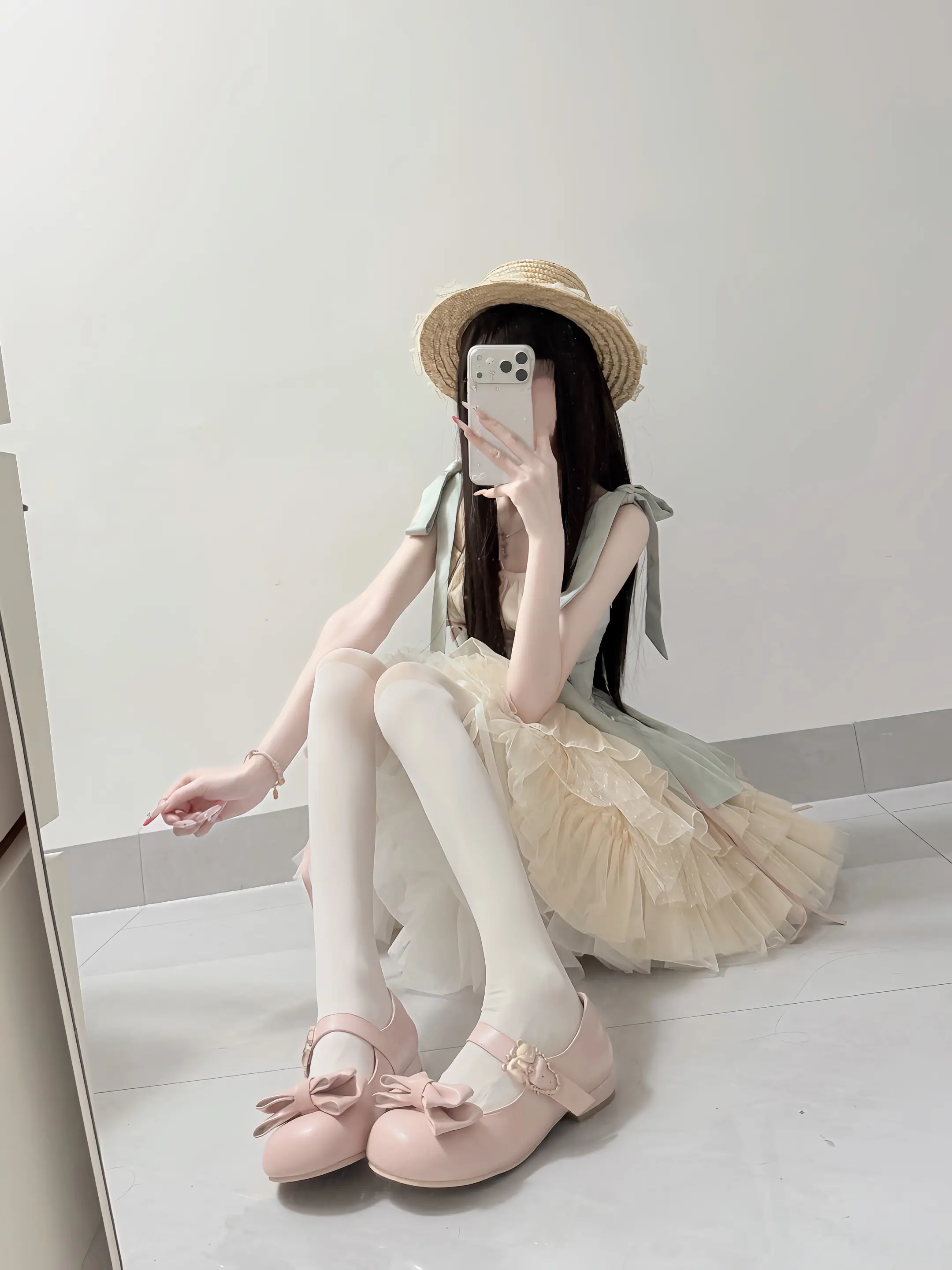 我想做一个看起来柔软但内心是一块石头的人 の工作室