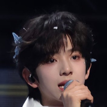 阳光信用阳光信用每日一善 生活就是这样，别人只看结果，自己独撑过程，面对生活，我