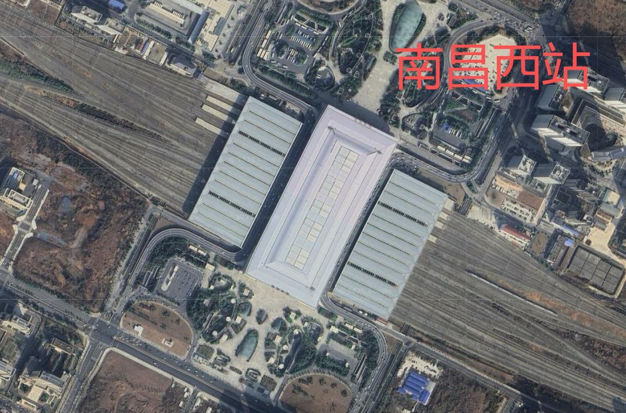 【南昌西站卫星地图】南昌西站现为一等车站，车站规模为12台26线，是沪昆高铁的中