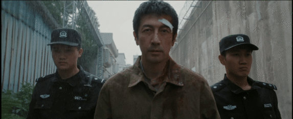 是不是犯过罪就会被怀疑一辈子网剧正当防卫 李沐风的处境太让人心疼，过去像枷锁，让