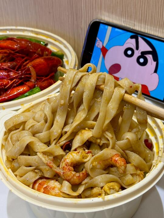 南京好吃的龙虾拌面外卖😭一周点三次…