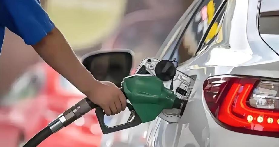 制裁来制裁去，欧盟居然把自己给制裁瘫了。俄罗斯刚刚放了个大招，从4月1号起，直接