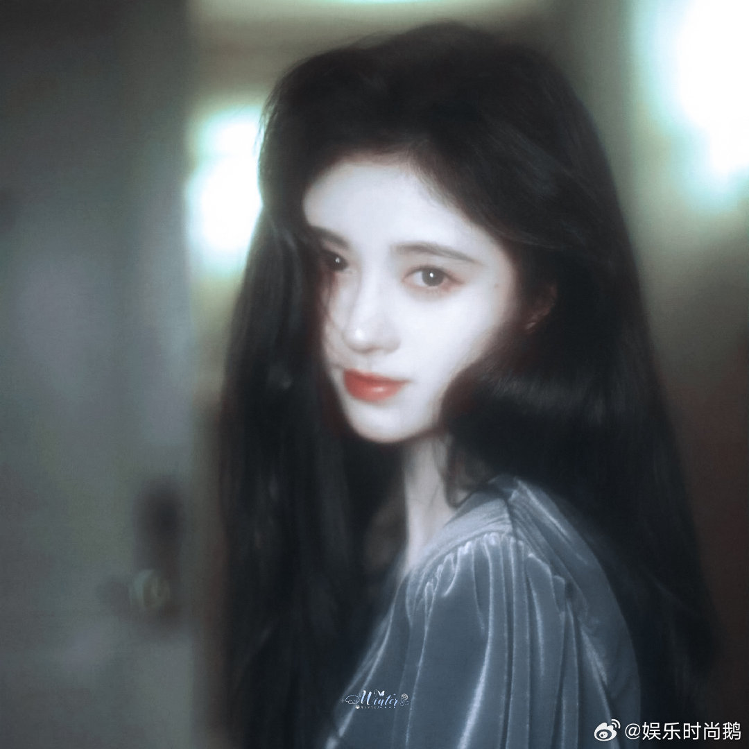 谁懂鞠婧祎这个露齿笑 小鞠这组露齿笑太有感染力了，褪去距离感，满满的温柔可爱。眼