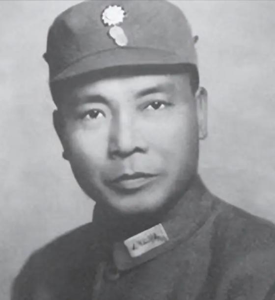 马阿谦是国军上将汤恩伯的原配，可1949年汤恩伯败逃台湾时却将她遗弃在了大陆，导