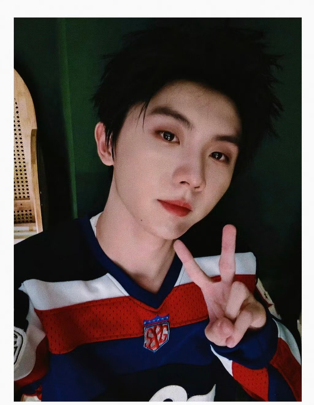 马嘉祺周末晒自拍周末自拍来袭！马嘉祺青春活力满格帅到犯规！ ​​​