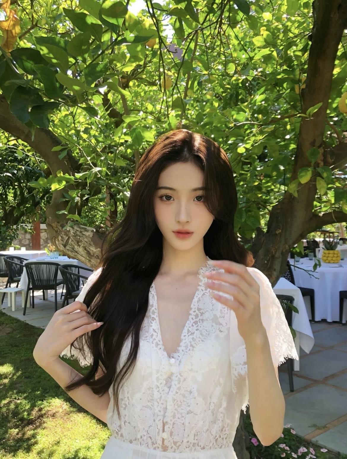 穿搭像是行走的时尚手册。