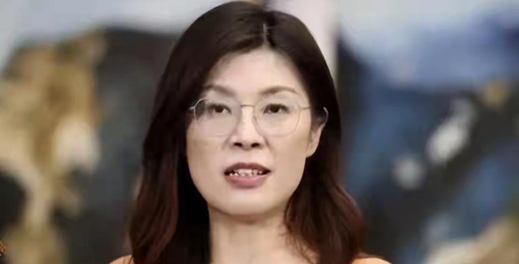 [浮云]郑丽文最新民调出来，以62%的支持率遥遥领先。

就在前不久的辩论后，郑