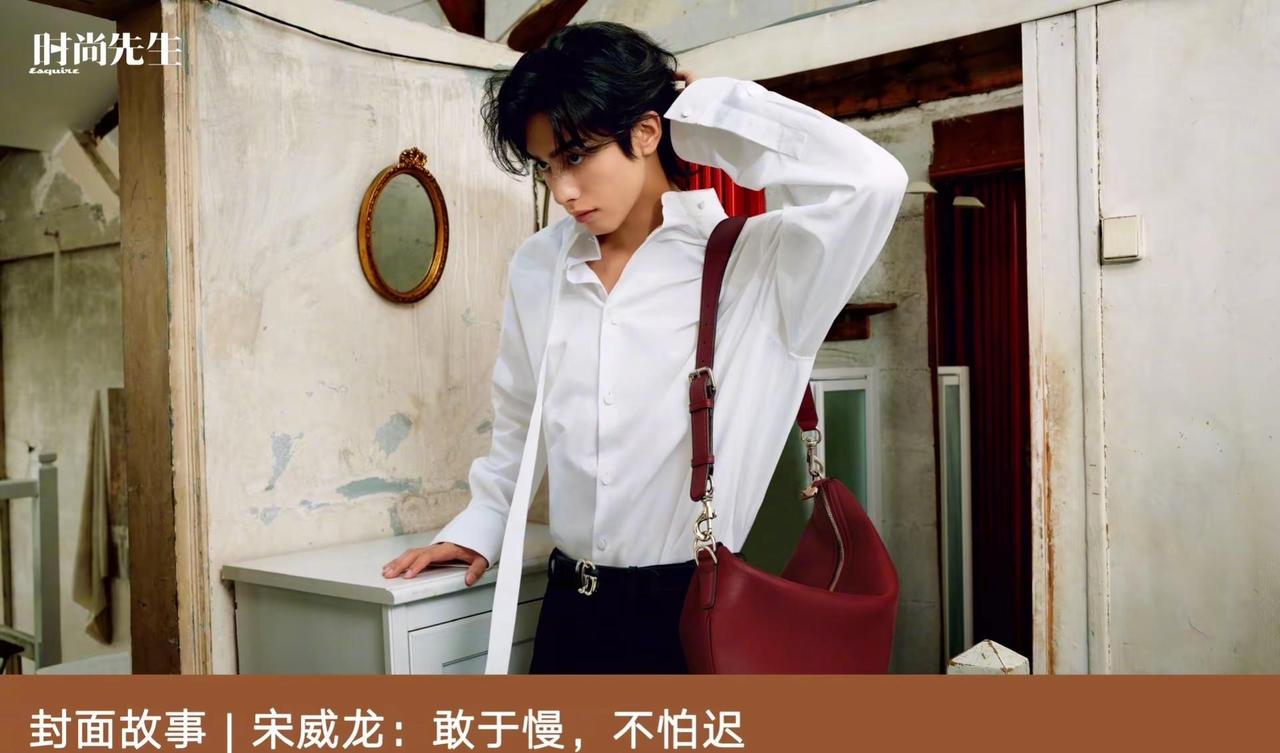 喜欢中国武术，更喜欢武侠精神里“善有善报、恶有恶报”的朴素正义观。在他出道后的日