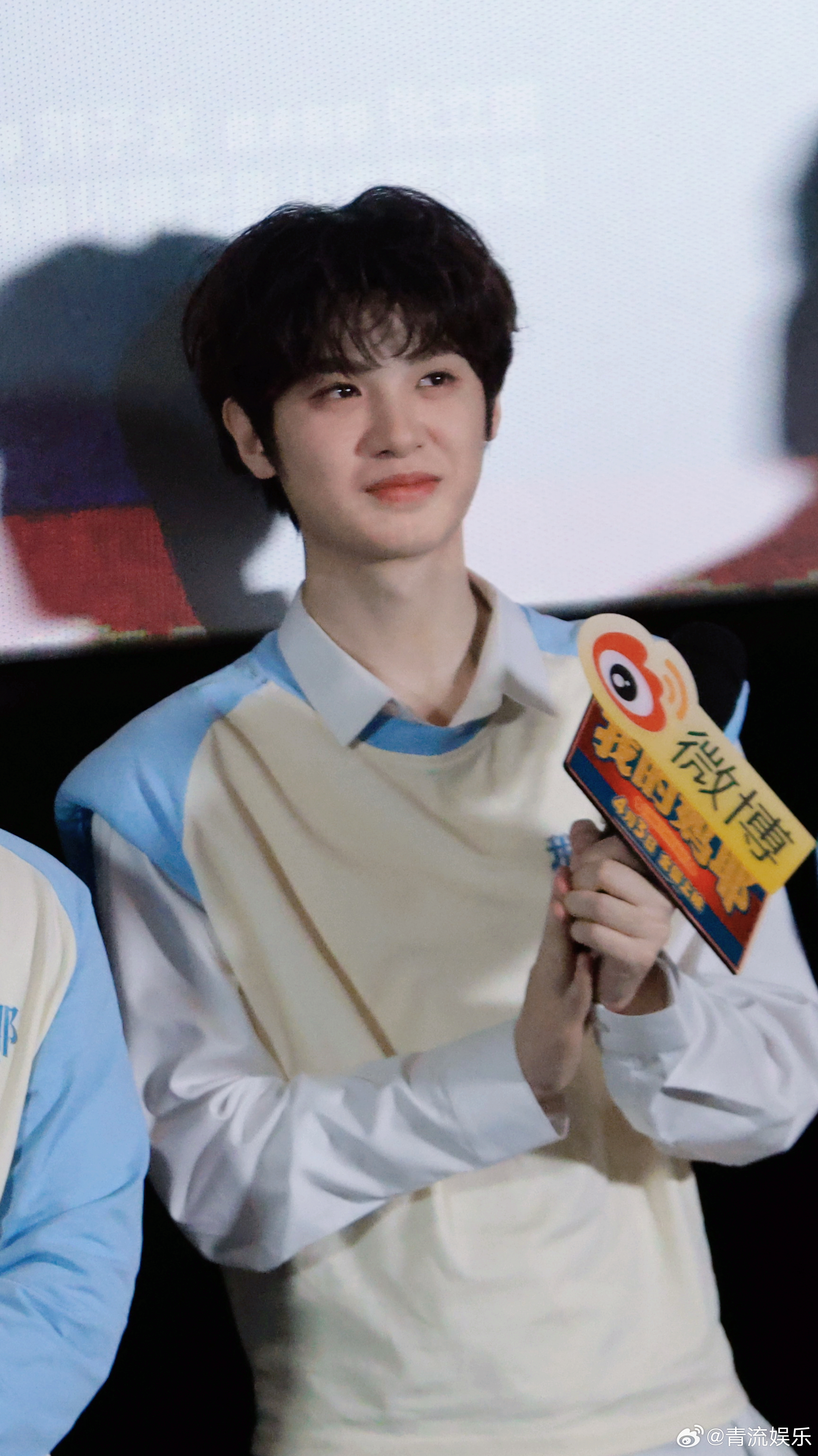 黄明昊我的妈耶路演生图 🈶 今天是可可爱爱的小贾期待影片4月3日上映，我们影院