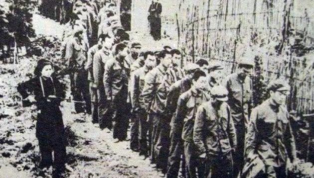 有史料整理提到，1979年，俘虏交换之后，200多名战士回到祖国边境线那一刻，原