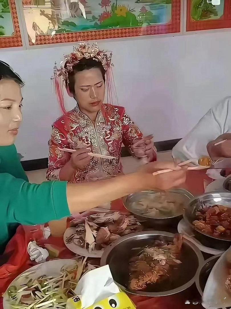 妆化得有点失败。 新娘长的挺好看… 