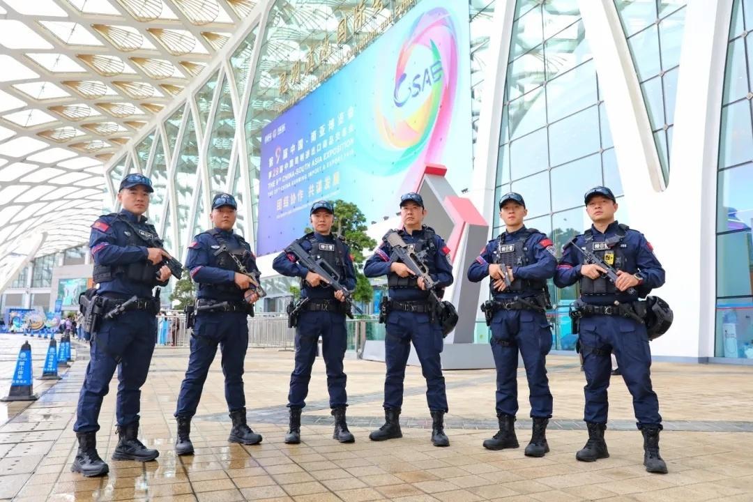 为第9届南博会保驾护航的官渡特警（昆明官渡警方） ​​​