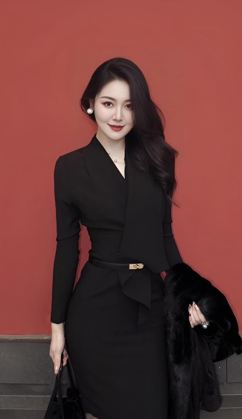 一顾倾人城，再顾倾人国！