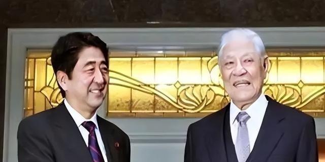 10月25日是台湾摆脱半个世纪殖民桎梏、重回祖国怀抱的光复纪念日，但在岛内的一些