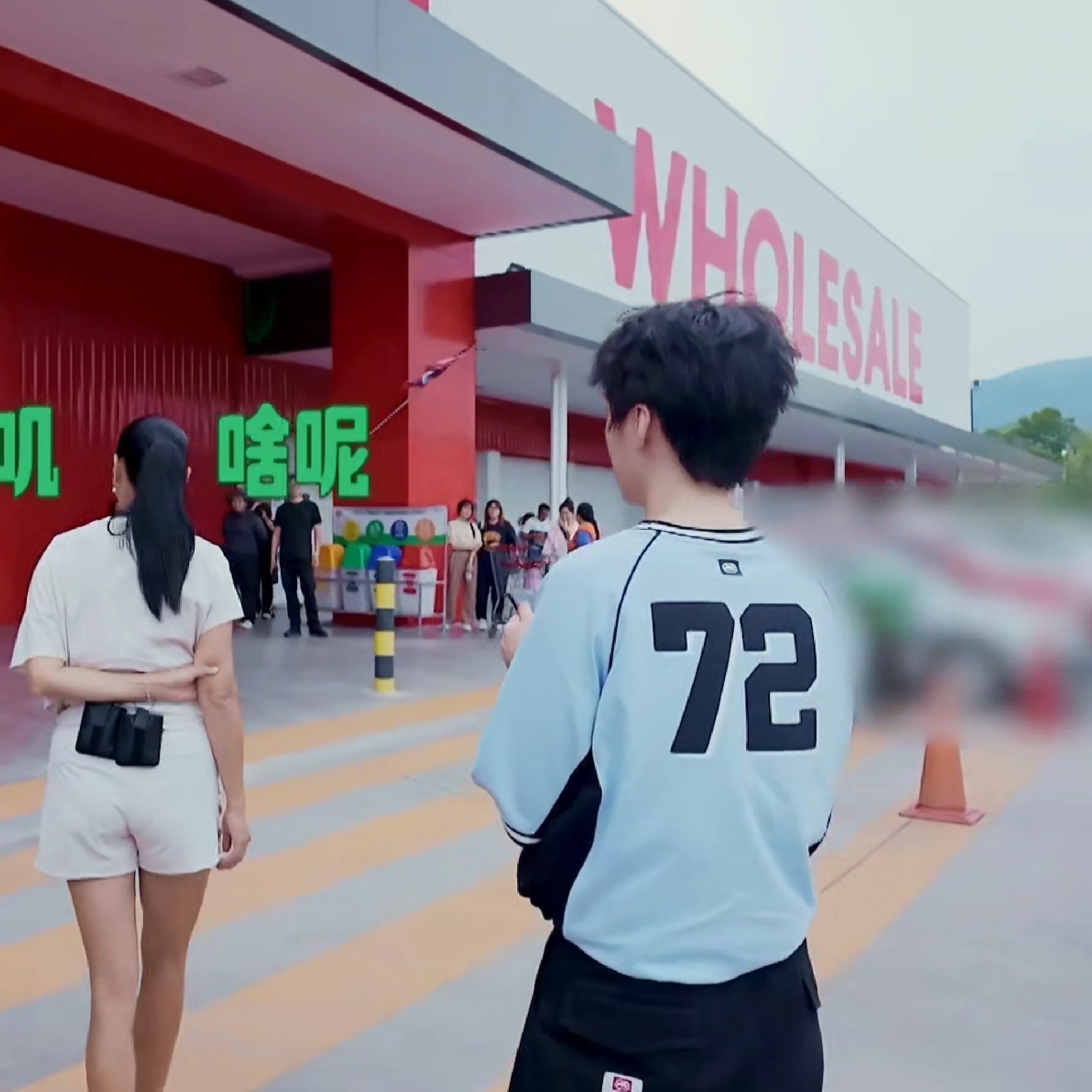“对啊”“就是就是”“你们买的什么呀…”🤣轻声细语的一只萌萌猫儿 