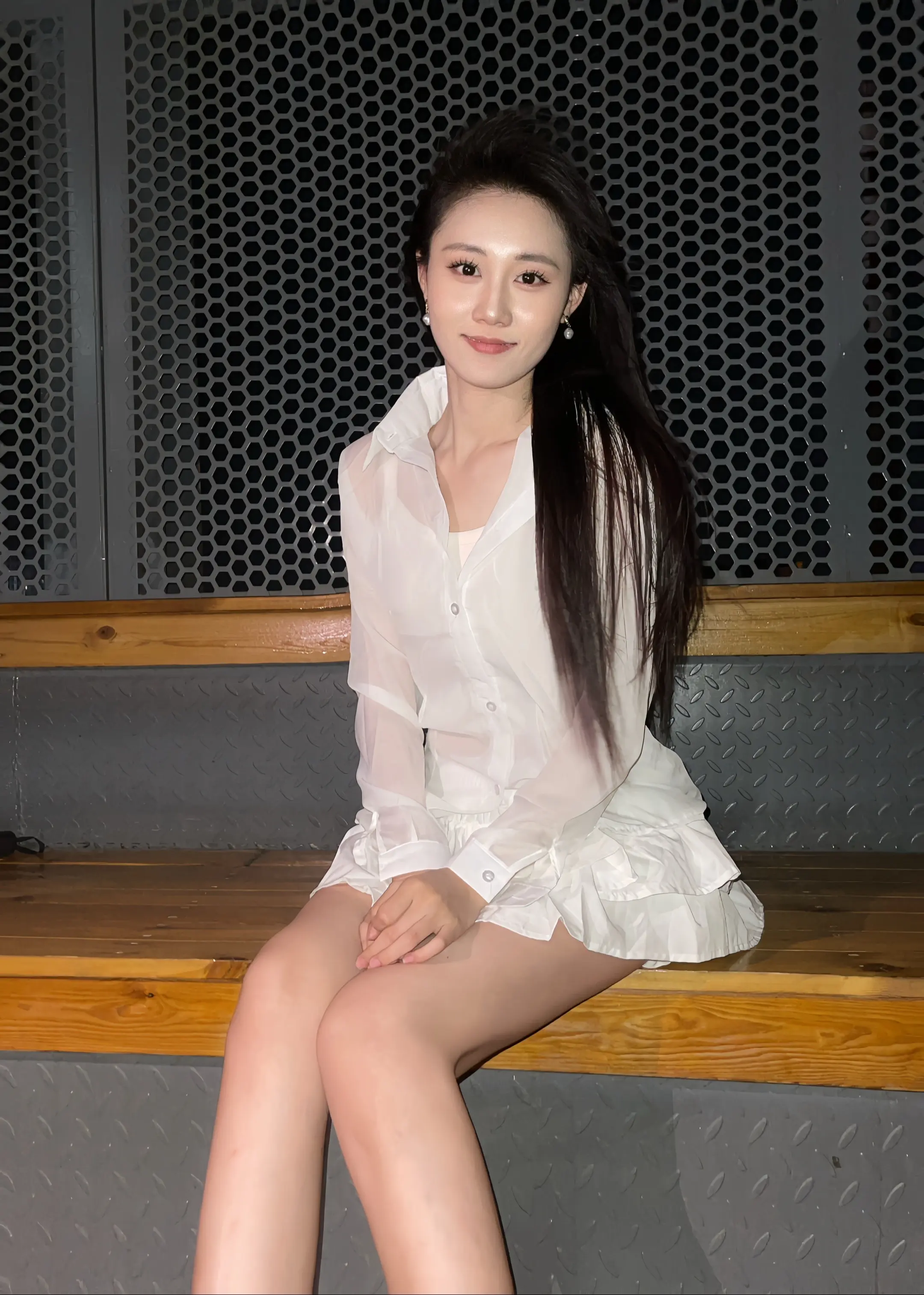 媚 明媚的媚 妩媚的媚. 你知道我想听什么 就那两个字 .