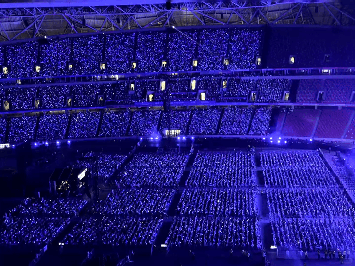 许嵩武汉上座率许嵩武汉两场上座率 刷到武汉演唱会现场，体育场坐满了。原来许嵩有这