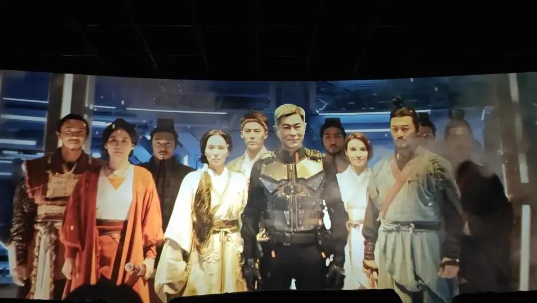 古天乐把片酬全砸进后期，硬是把《寻秦记》从情怀杀做成票房黑马。3.2亿，次周还能