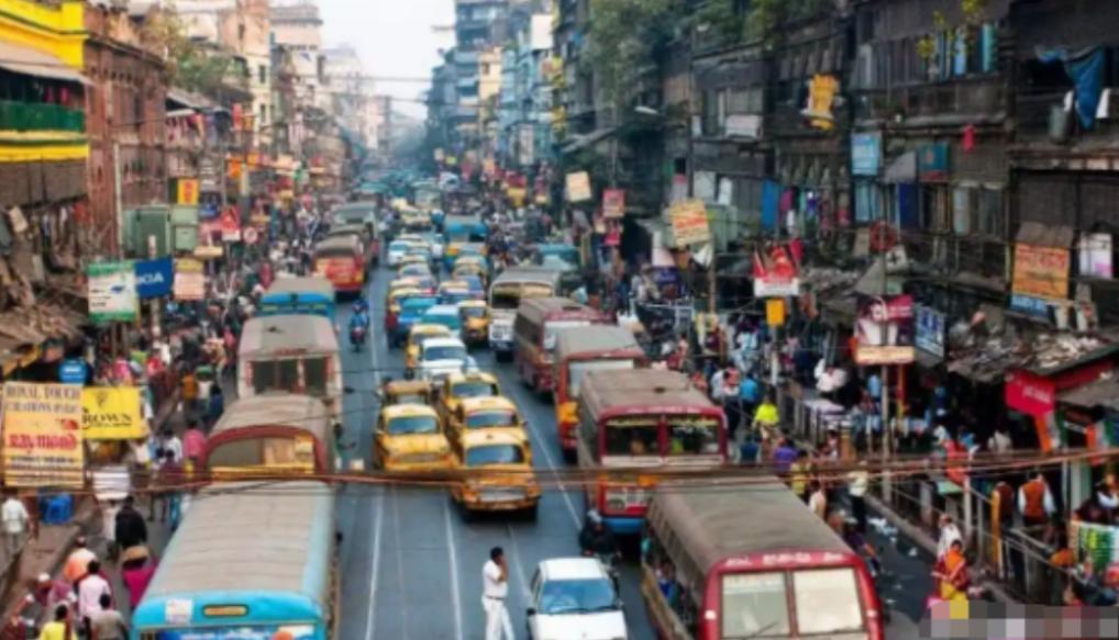 美国为啥不收割印度？不是美国不想收，而是它真的啃不动。印度这国家，从根儿上就跟其