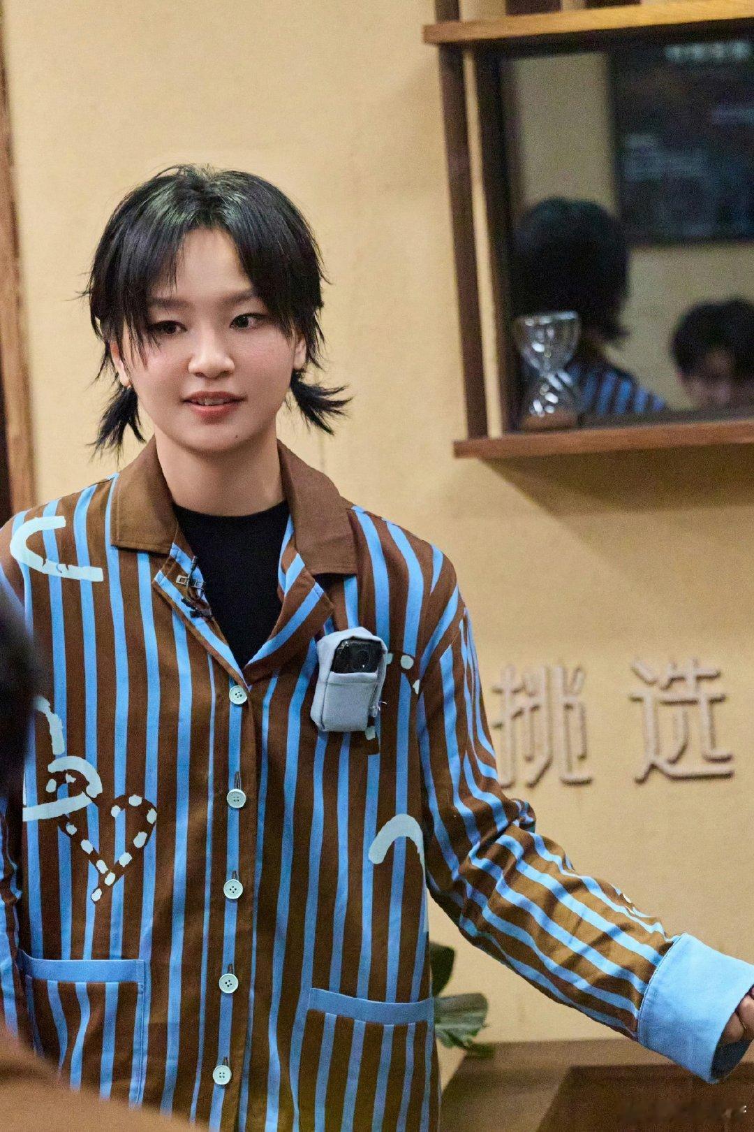 密逃就这样截爆暑期档电视剧密室大逃脱周笔畅冷静处理各类机关，铁坦人设从头到尾屹立