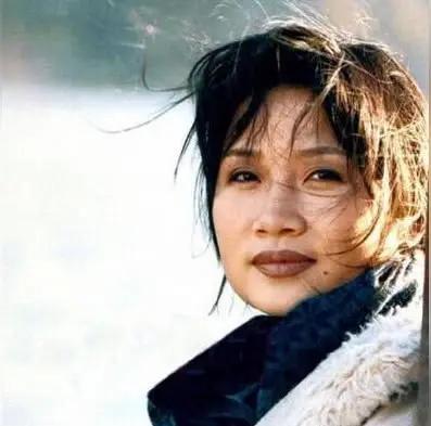 王铎：听说李娜要回归大陆，重出江湖，不知是不是真的。
其实，当年李娜在大陆，就像