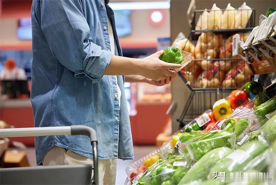 #胖东来调改永辉后基层员工涨薪60%#胖东来大动作，全员工资涨60%，工时减3小