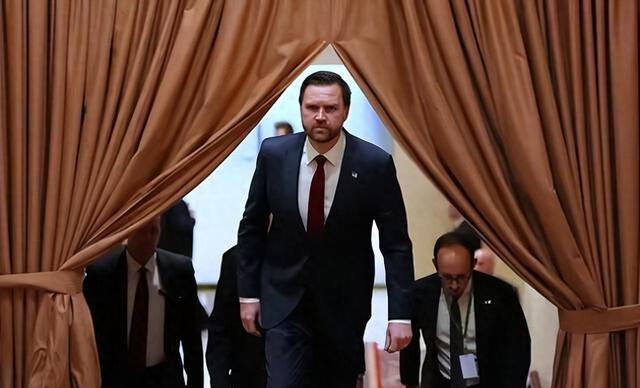 特朗普连副总统行程都搞不清？

美国和伊朗要谈判了，但谁去谁不去特朗普自己都懵。