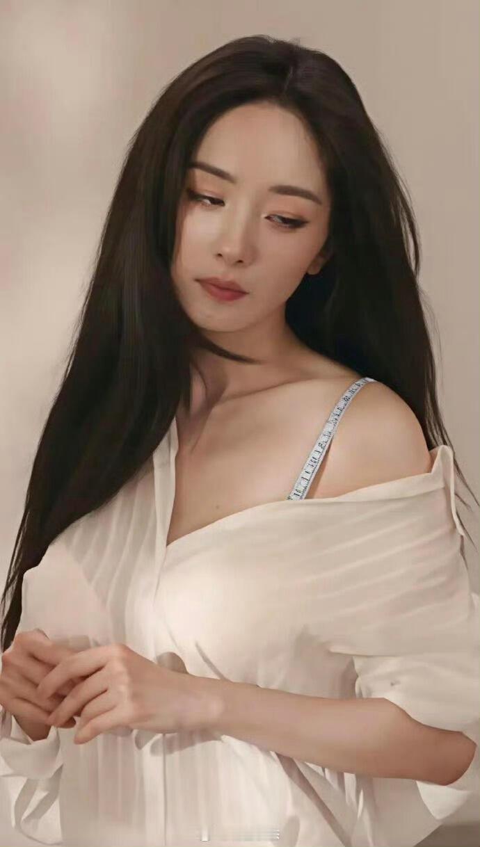 杨幂身材很曼妙 ​​​