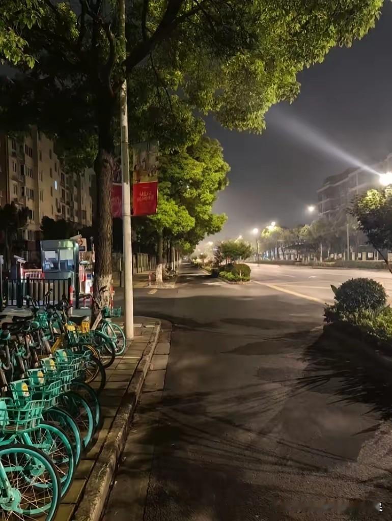 今天8月14号了，还有最后9天，也就是8月23号，全国各地就正式结束长达40天的