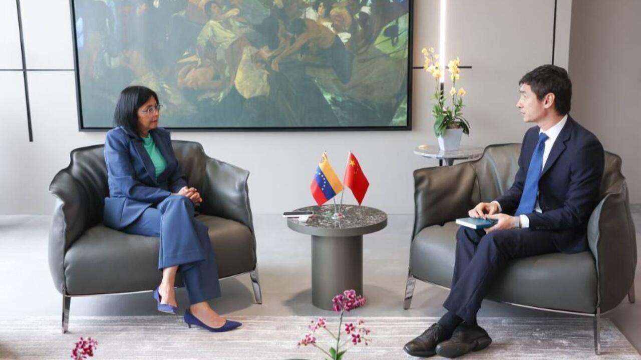 委内瑞拉临时总统罗德里格斯于当地时间周四晚在社媒平台账号上发文，感谢中国方面就美