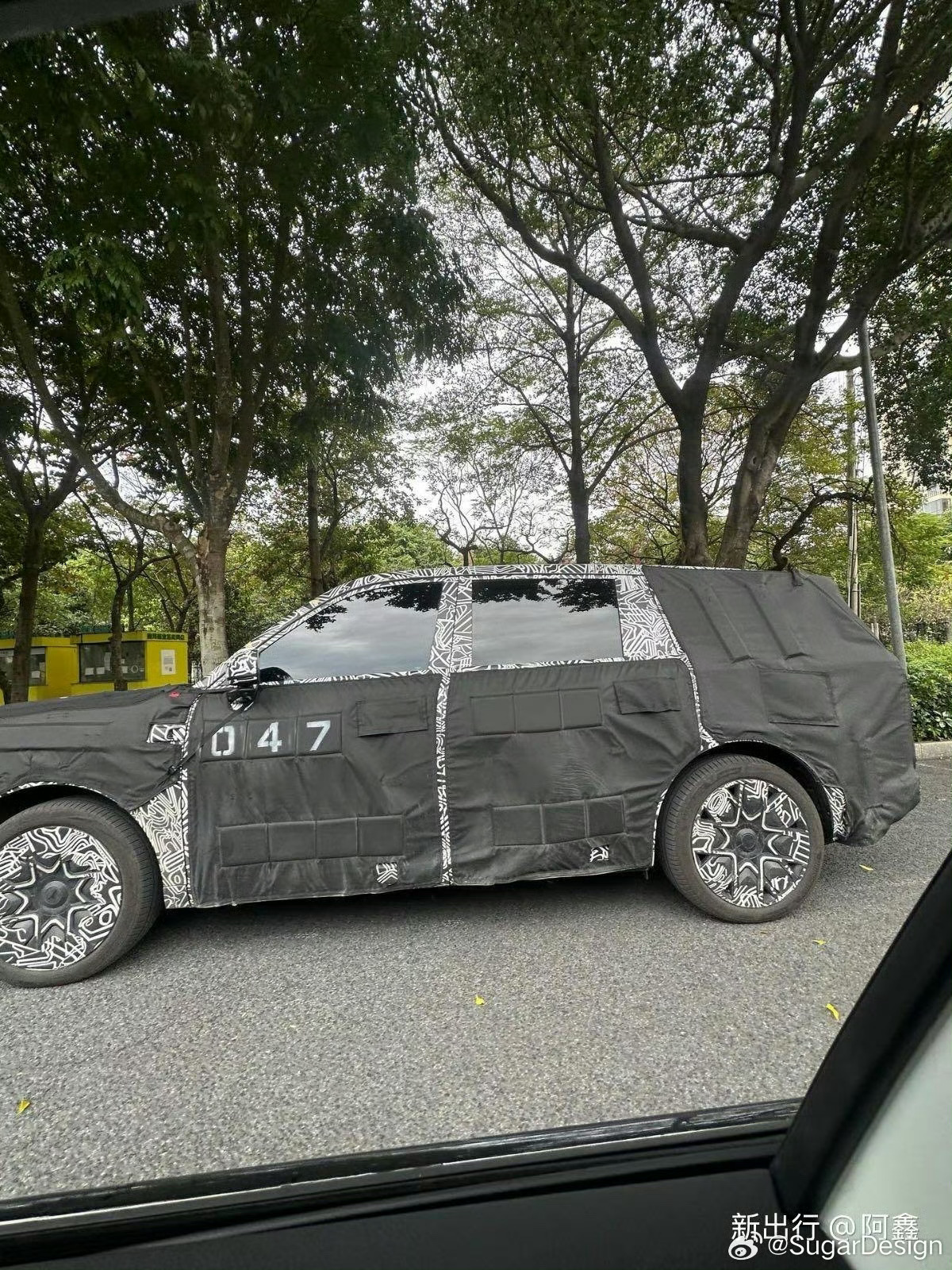 看屁股有点库里南 