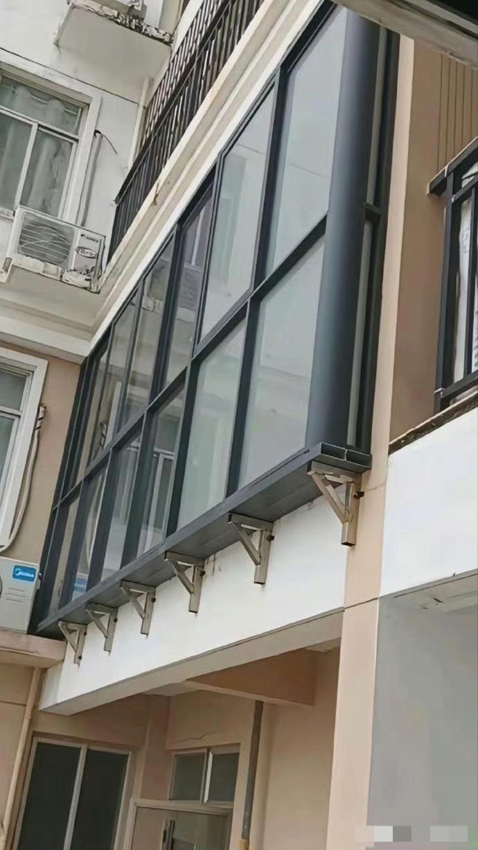 高手在民间啊！ 一个敢安排 一个敢安装