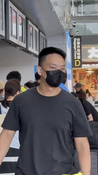 曾沛慈和老公一起回台湾才知道曾沛慈老公来长沙接她了！曾沛慈老公接她回台湾不过姐夫
