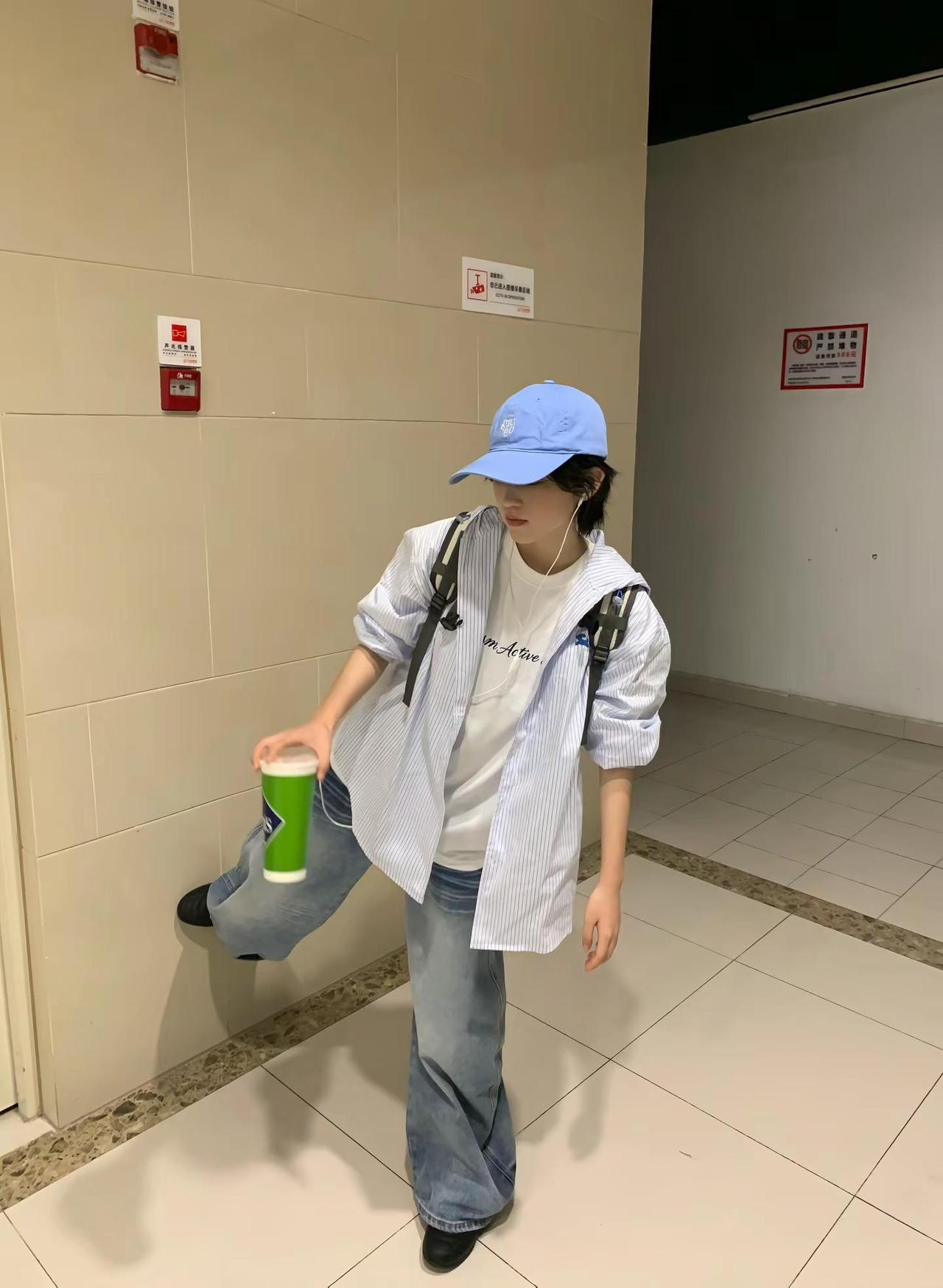日常穿搭 我有我的感觉短发女生