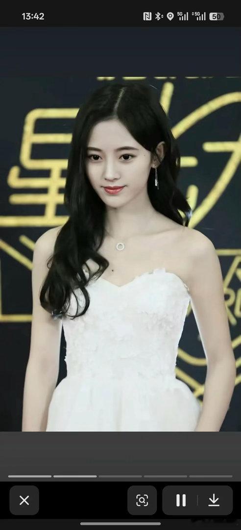 鞠婧祎以前的脸戏路会比现在宽吧？ 
