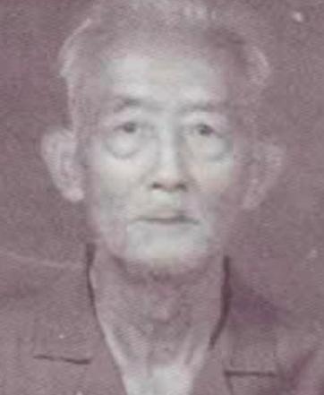 1948年4月18日，地下党员李维嘉接完头，正要回家，一个小姑娘却偷偷朝他摆手，