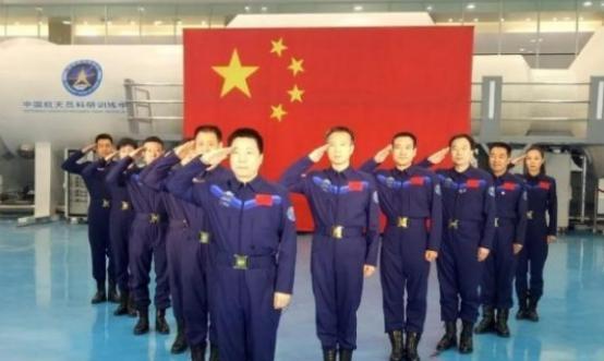 杨利伟为什么后来再也没有登天？其实，他能够活着回到地球就已经是万幸，在他攀登太空