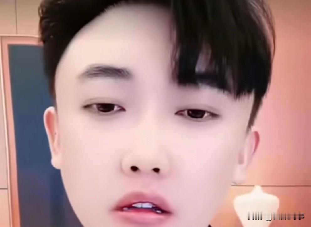 可乐怒斥“小仙女”引导负面舆论，顺意接受离婚！

           四川可乐