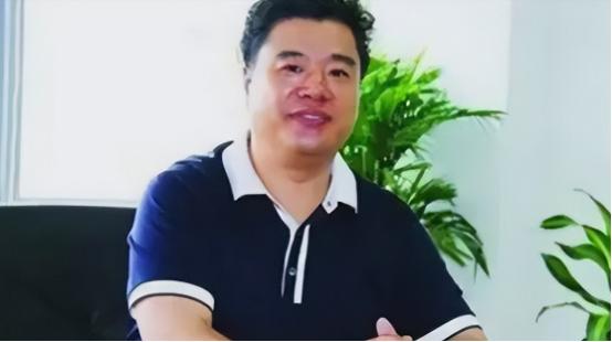 2007年，浙江“皮革大王”王敏：被父母绑进精神病院，兄弟转移其12亿资产，两天