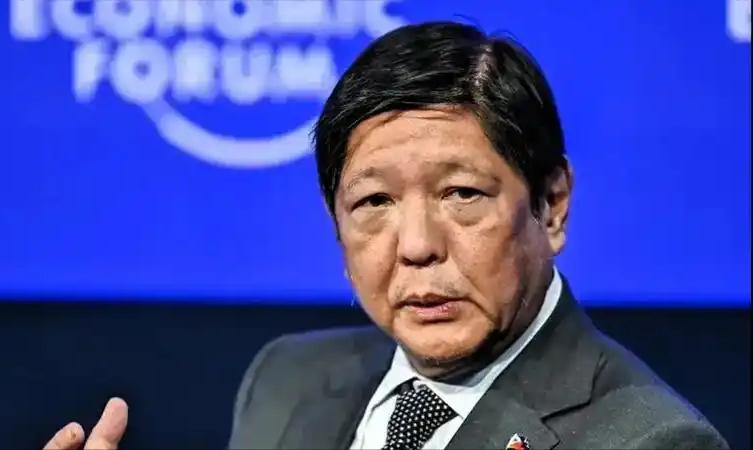 抢地盘，菲律宾直接闹到了联合国。
 
7月31日，菲律宾厚着脸皮，把黄岩岛的所谓