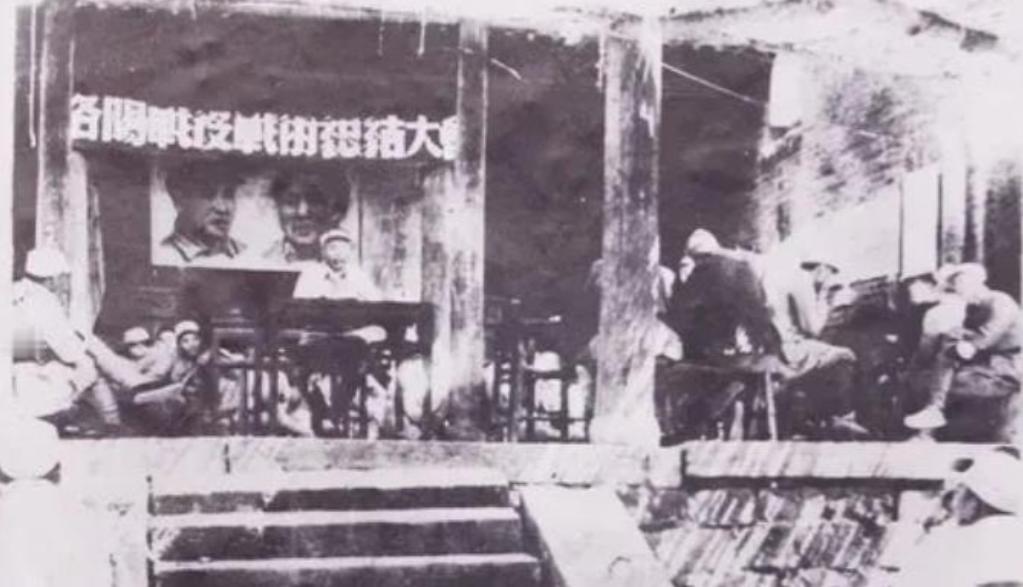 1948年，洛阳战役中，中野4纵缴获了10多门榴弹炮，却被华野3纵拿走。

城墙