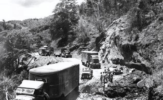 1984年，一名解放军战士不慎摔落悬崖和部队失去了联系，但令他万万没想到的是，他