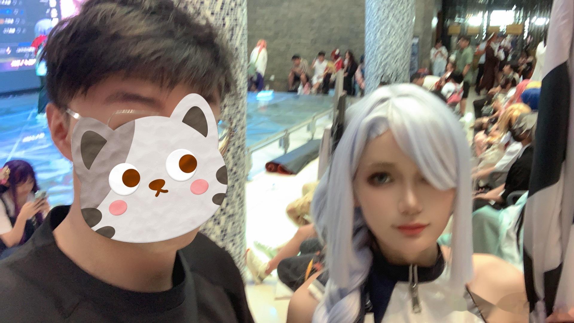 漫展集邮拍的还可以哈#cosplay##突破次元壁##漫展##申鹤##宝宝的少女