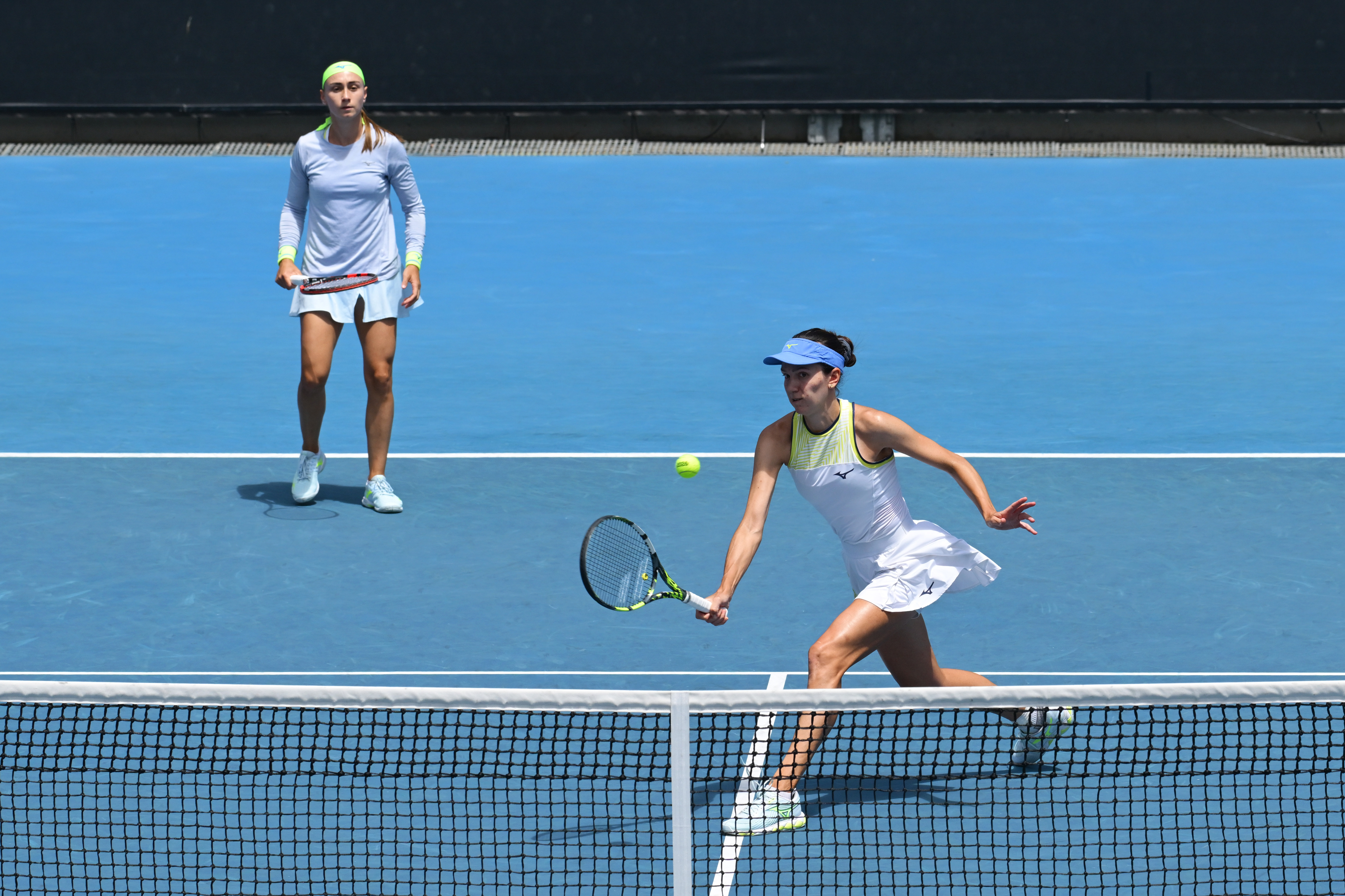 澳网2026 女双1/4决赛，柴原瑛菜/兹沃娜列娃以6-4 6-7(3) 7-5