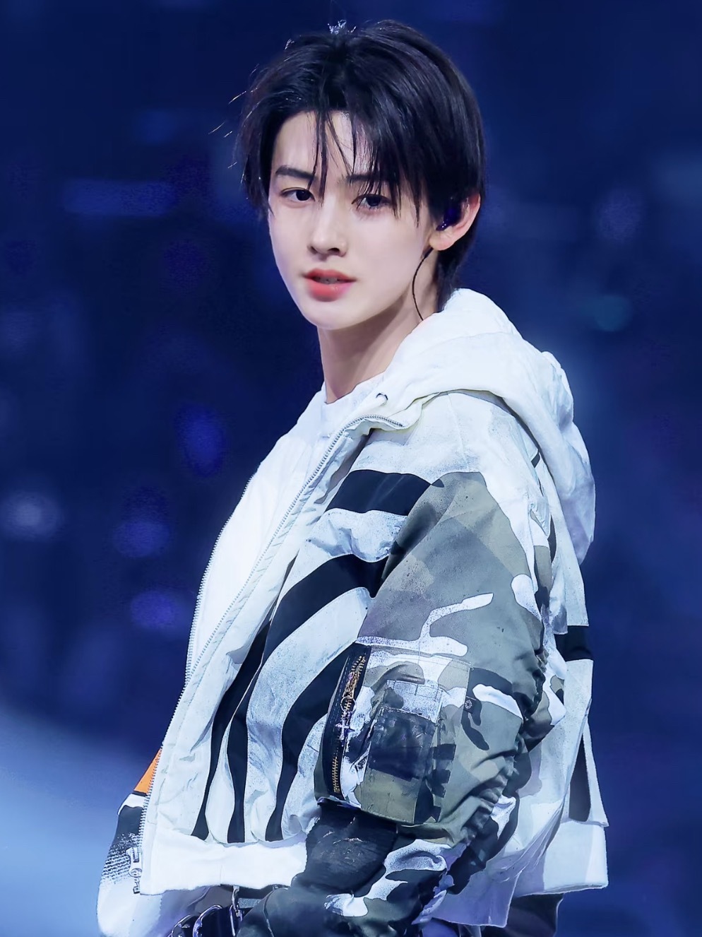 Martin_马丁和严成玹开始交流感情中 