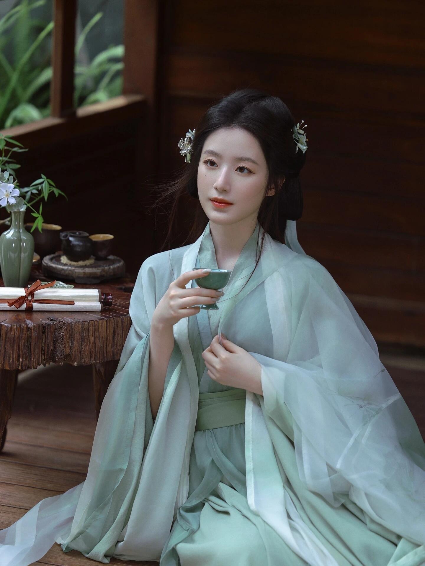 韩网狂夸韩女的上海汉服妆造让我们的文化给小韩一点震撼 ​​​