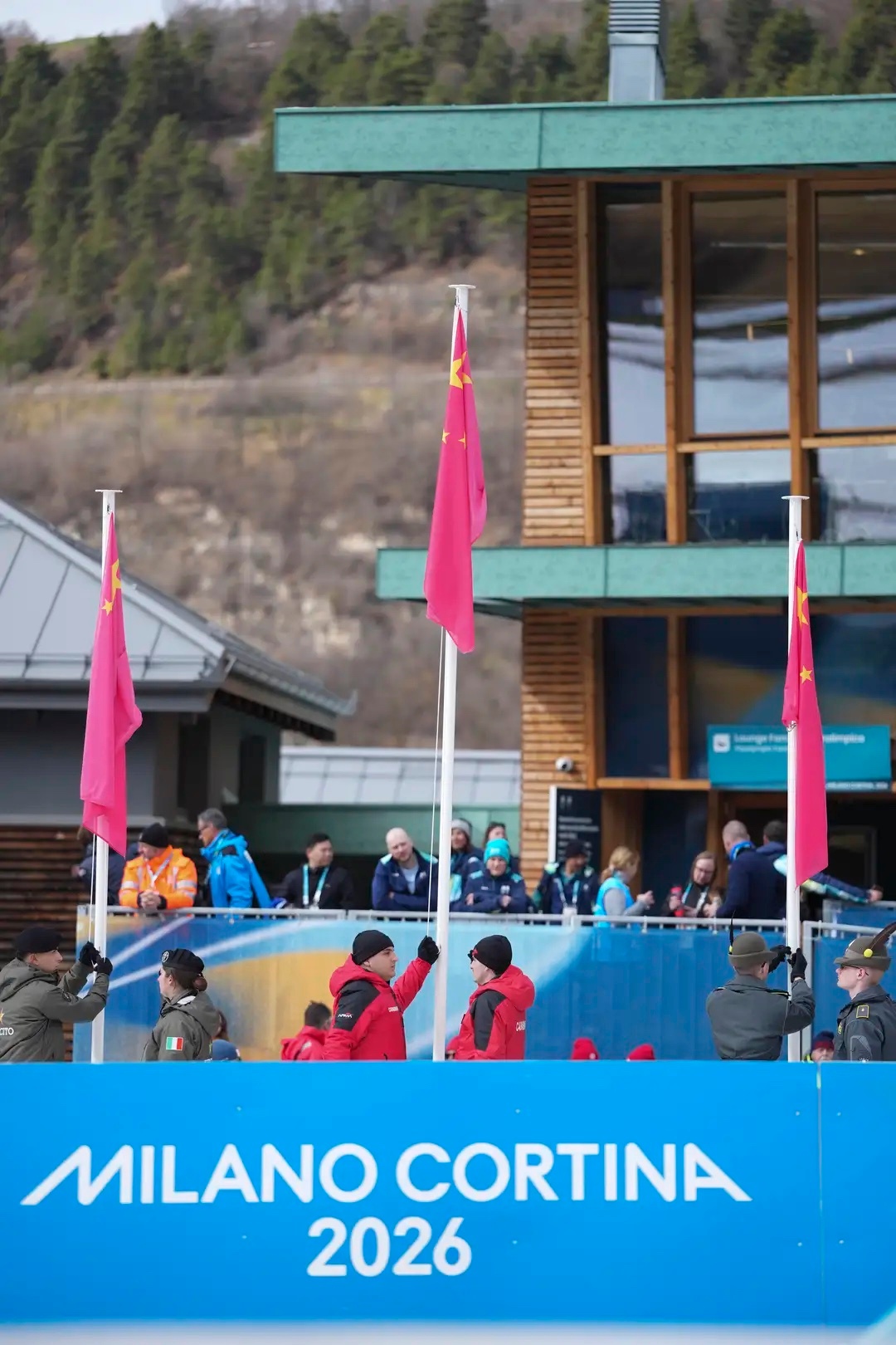 当地时间3月15日，米兰-科尔蒂纳冬残奥会残奥越野滑雪男子20公里（站姿）比赛在