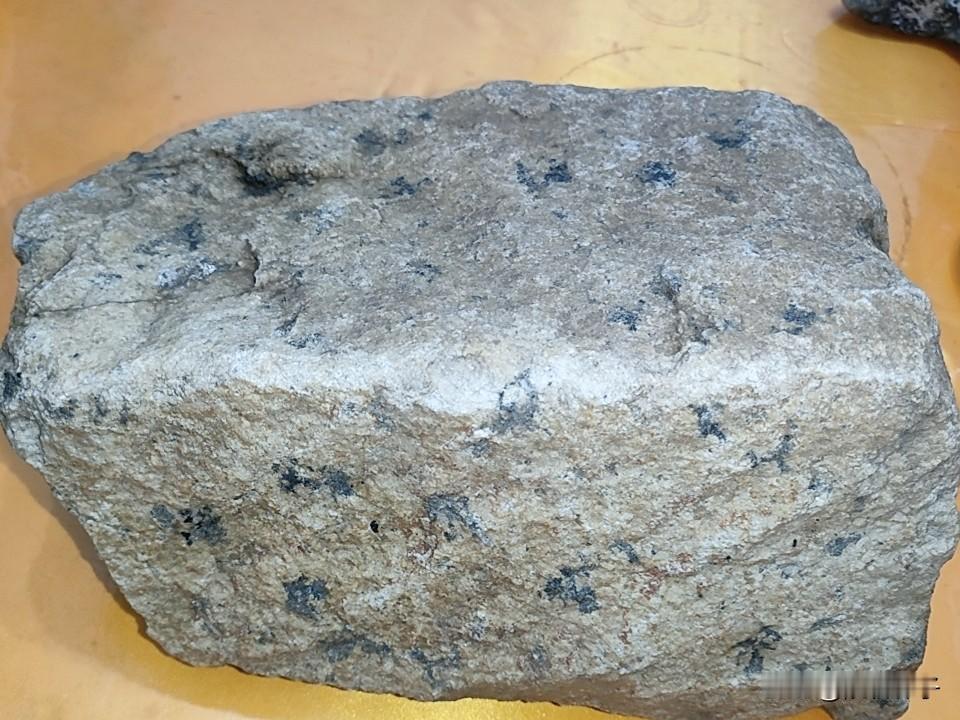 安庆月球陨石富集区，实锤！
 
今天刚清洗完一块10公斤的标本，铁证摆在眼前，彻